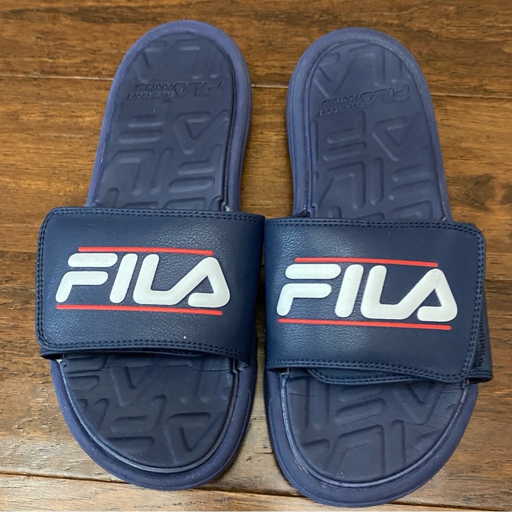 FILA size 8 Slides